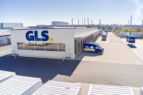 Parcels being sorted in a GLS hub