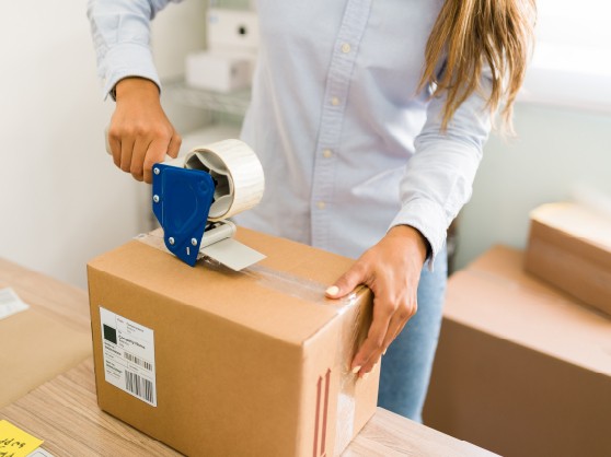 Parcel locker return service